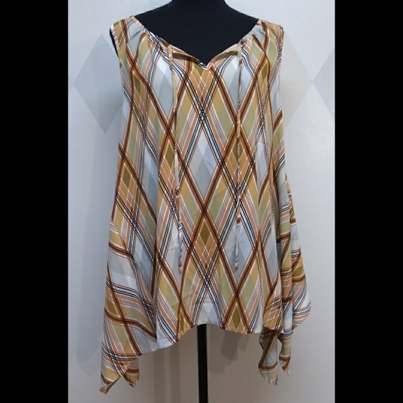 Charming Charlie lightweight sleeveless plaid top - Picture 1 of 10